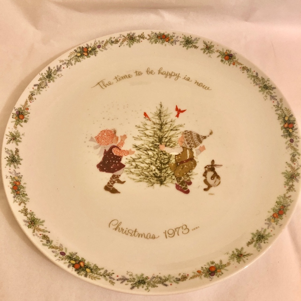 Holly Hobbie Commemorative Decorative Christmas Plate, 1973
